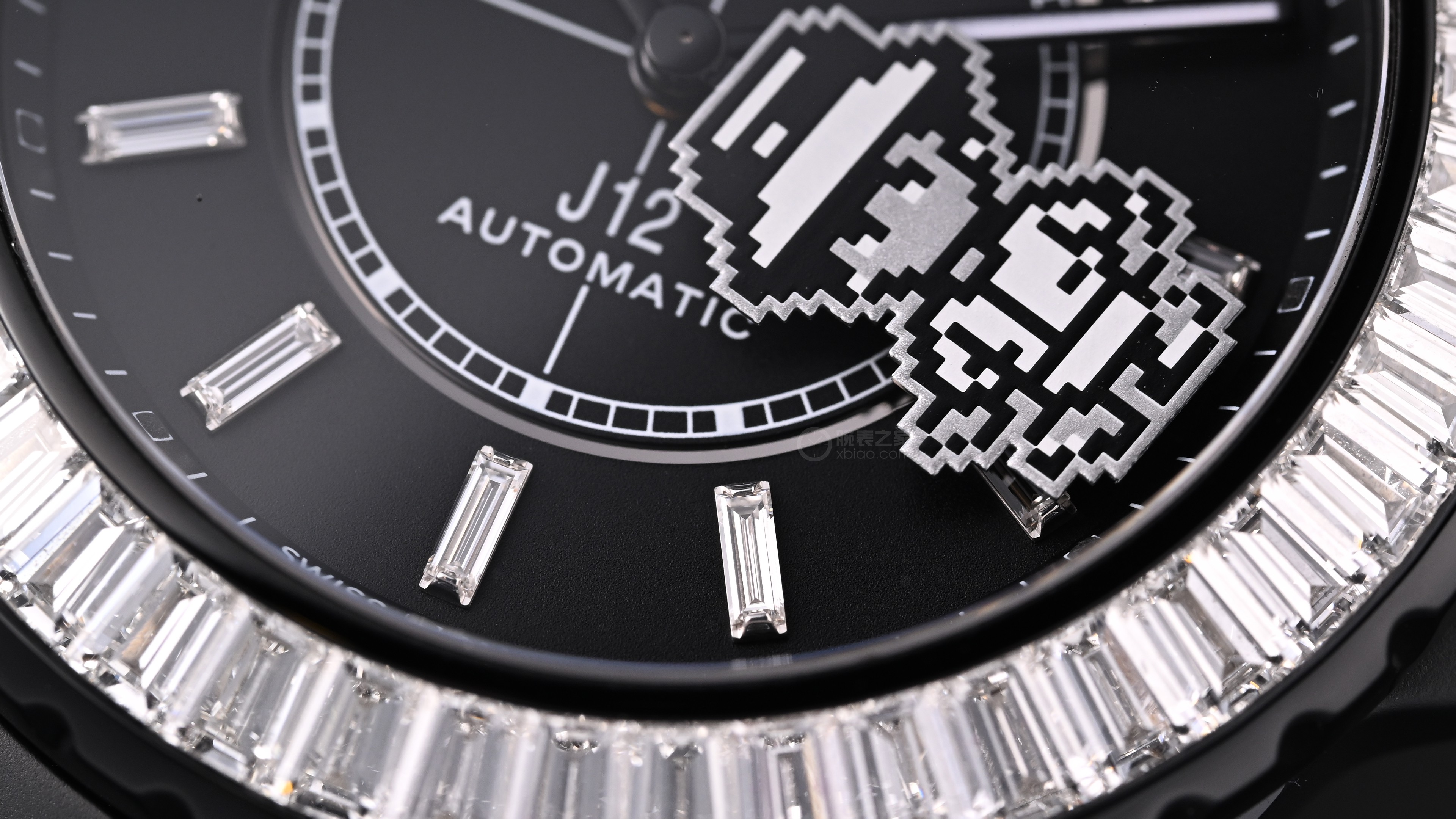 运动又俏皮,请进入香奈儿J12的游戏世界(图) 运动又俏皮,请进入香奈儿J12的游戏世界(图)